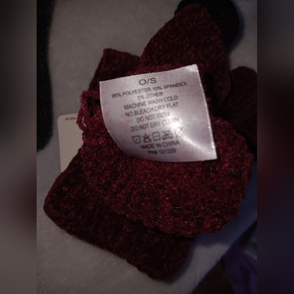 I-Style Touch Screen Compatible Gloves Lot Of 2 - Picture 6 of 7